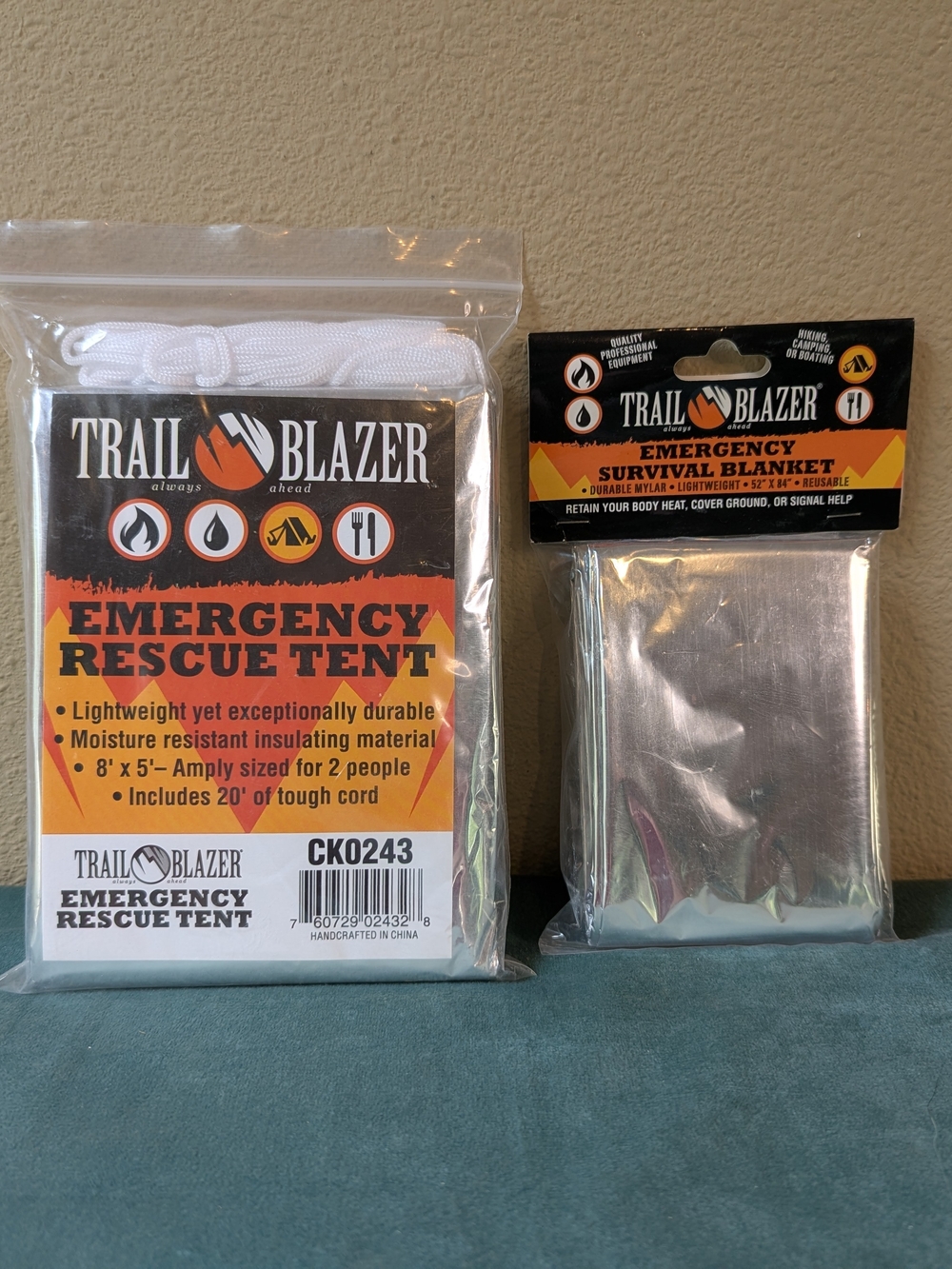 Emergency Rescue Tent – Lightweight Insulating Shelter - And Blanket Set
